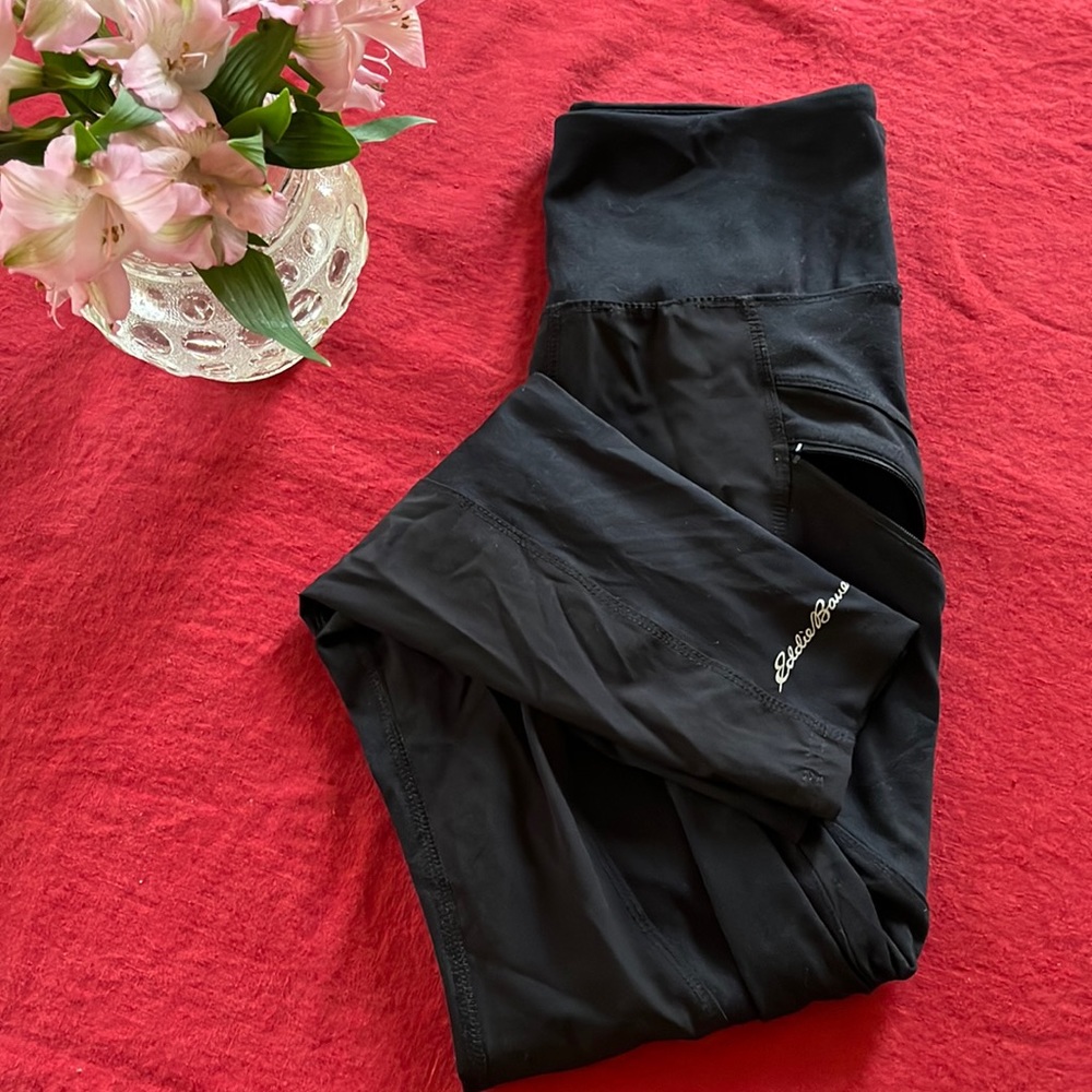 Eddie Bauer leggings with zipper leg pockets